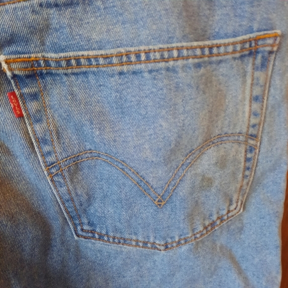 Levi's 550 Relaxed Fit Medium Wash Baggy Denim Jean Shorts Jorts Size 38 *FLAWED - Picture 5 of 6